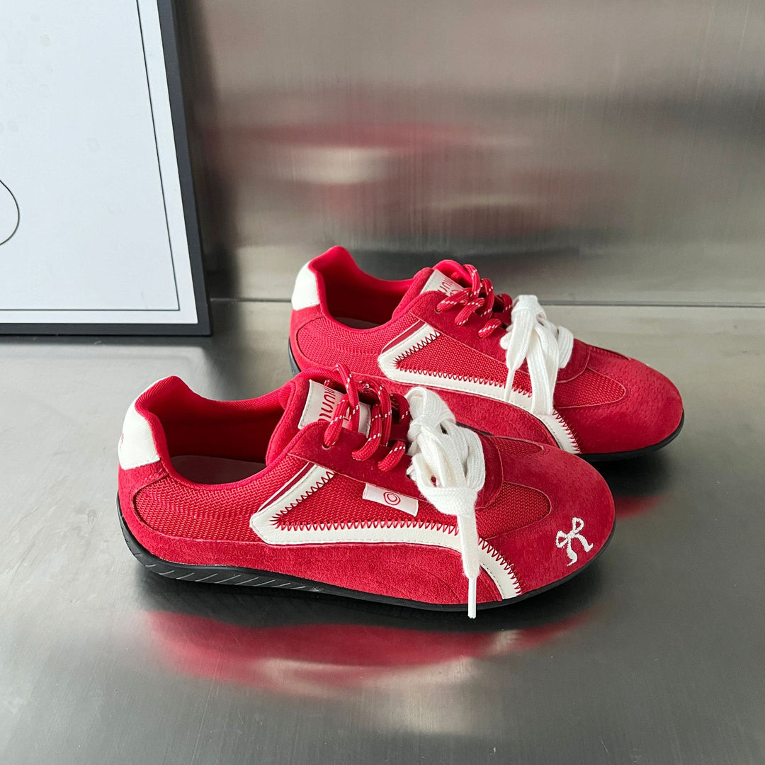 Damen Sportliche Sneakers mit atmungsaktiver Mesh-Oberfläche und eleganter Wildlederverzierung EB