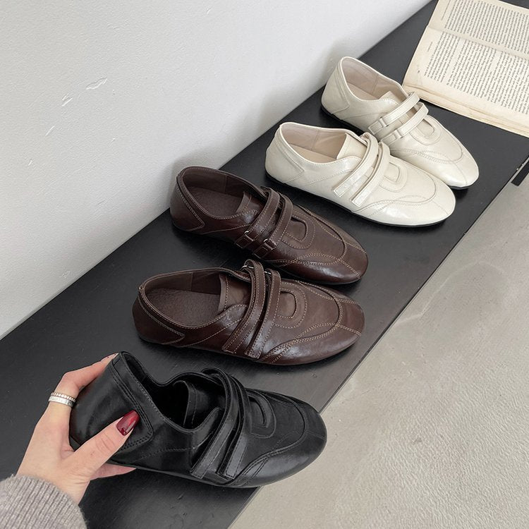 Damen Komfortable Slip-On Loafers mit dekorativen Riemchen und ergonomischer Sohle EB