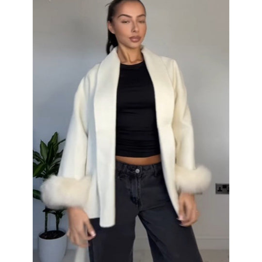Damen elegante Kapuzenjacke mit Kunstpelzbesatz EB