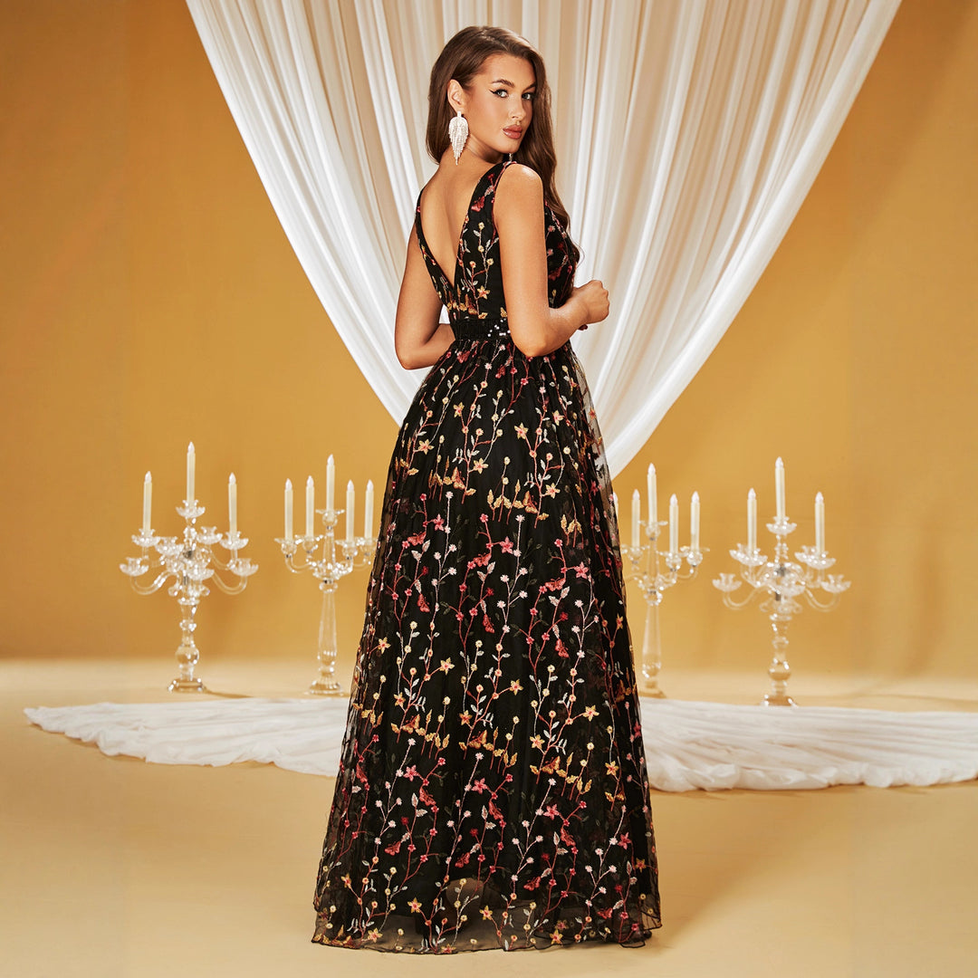 Damen Maxikleid mit floralem Stickdesign und tiefem V-Ausschnitt EB