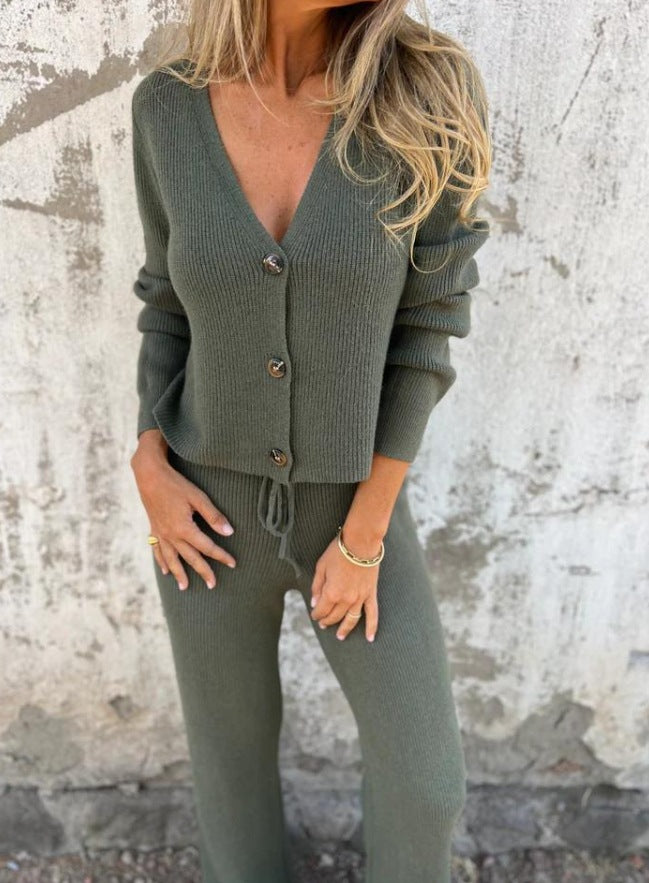 Damen Strick-Set mit V-Ausschnitt und Knopfdetails EB