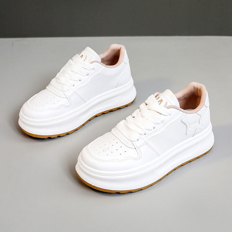 Damen Sportliche Plateau-Sneaker mit glänzenden Akzenten und komfortabler Dämpfung EB