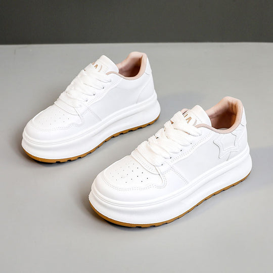 Damen Sportliche Plateau-Sneaker mit glänzenden Akzenten und komfortabler Dämpfung EB