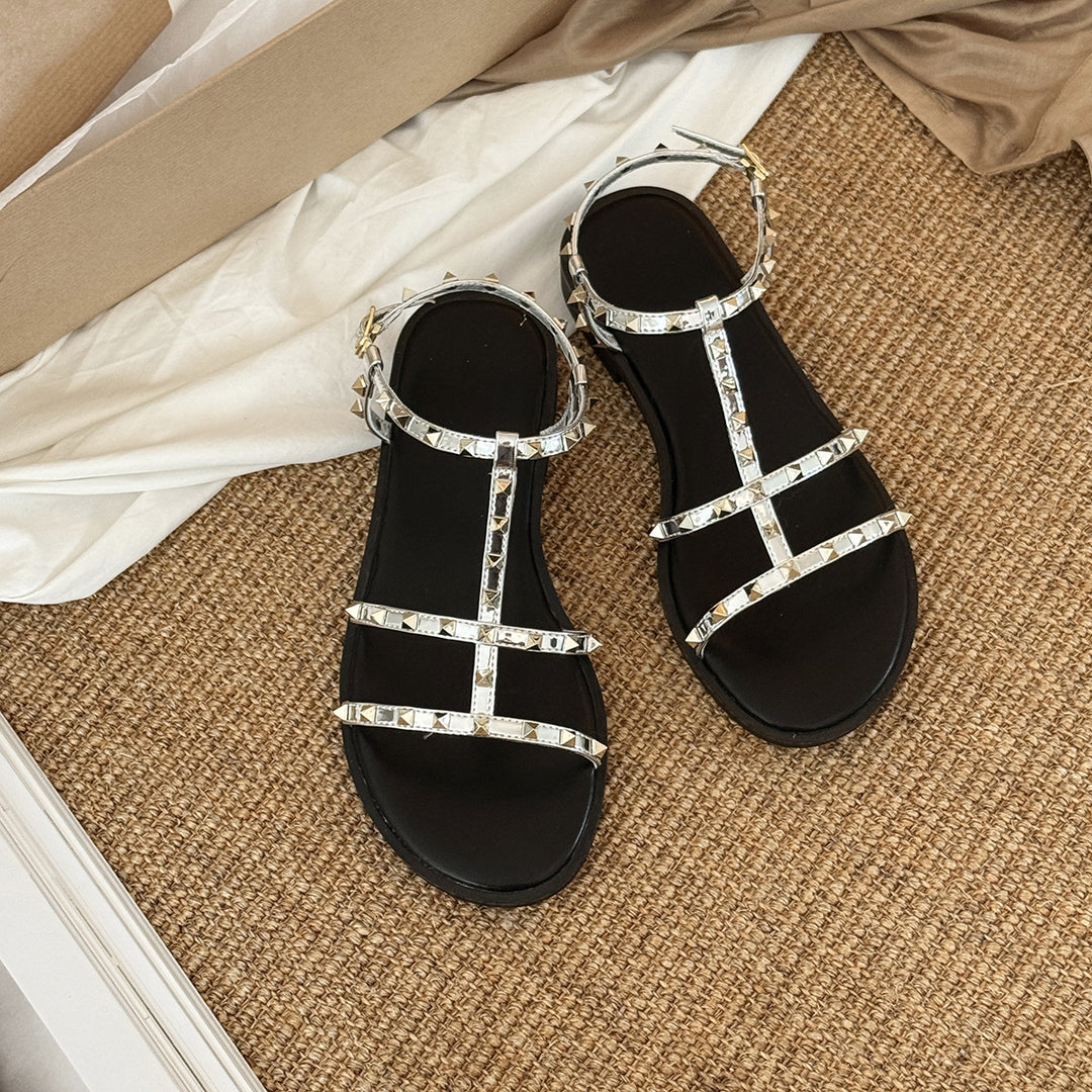 Damen Stilvolle Sandalen mit funkelnden Pyramiden-Nieten und verstellbarem Riemen EB