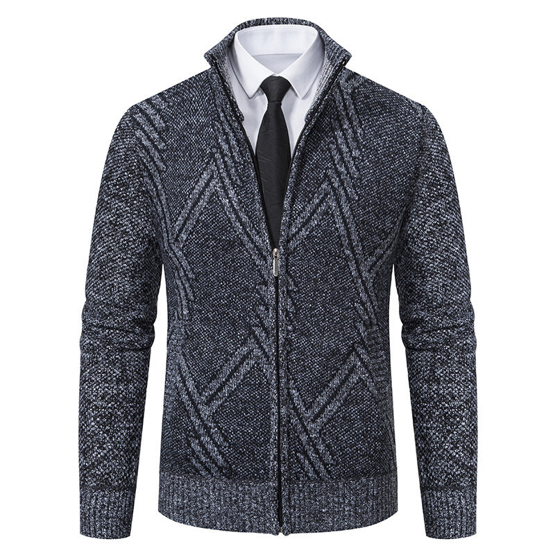 Herren elegante Strickjacke mit strukturiertem Zopfmuster und hochschließendem Kragen EB