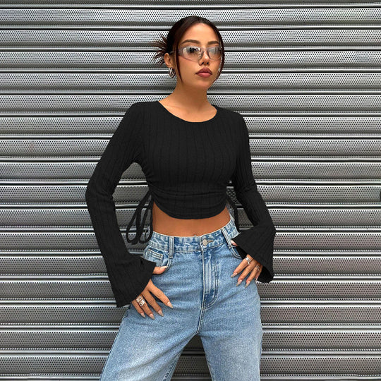 Damen geripptes Cropped-Longsleeve mit seitlicher Tunnelzugraffung, ausgestellten Ärmeln und figurbetonter Passform Eichborn Berlin
