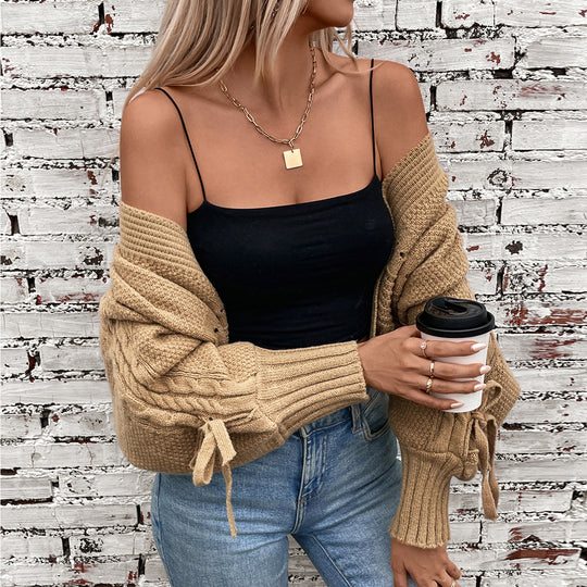 Damen modische Strickjacke mit voluminösen Ärmeln und Zopfmuster EB