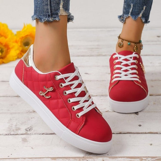 Damen Sportliche Sneakers mit gestepptem Obermaterial und glänzenden Akzenten EB