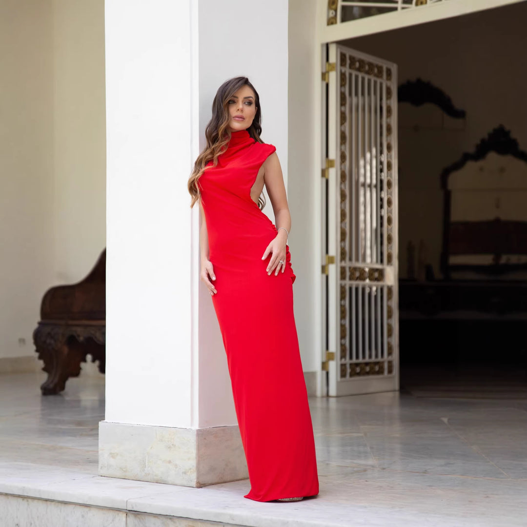 Damen stilvolles Maxikleid mit asymmetrischem Schnitt und hohem Stehkragen EB