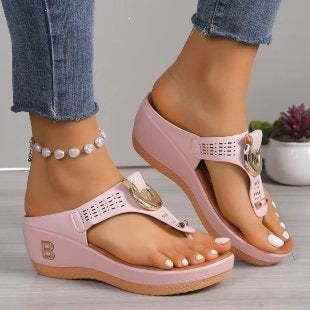 Damen Wedge-Sandalen mit dekorativem Ring-Detail EB