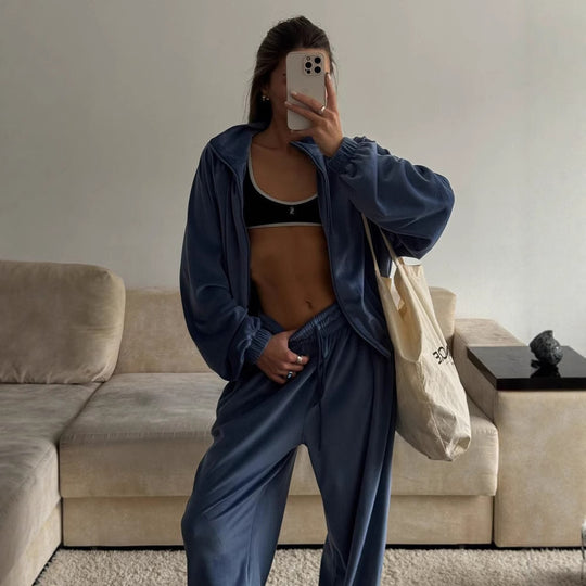 Damen lässiges Lounge-Zweiteiler Set mit Oversize Zipjacke und weitem Bundhose Eichborn Berlin