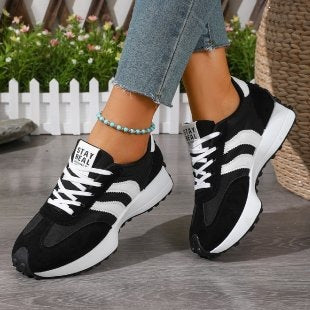 Damen Sportliche Retro Sneakers mit modischem Wildleder-Design EB