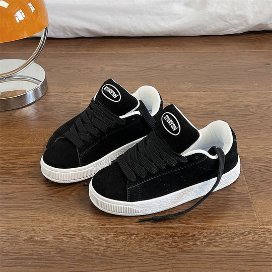 Damen Sportliche Sneaker aus weichem Wildleder mit rutschfester Sohle EB