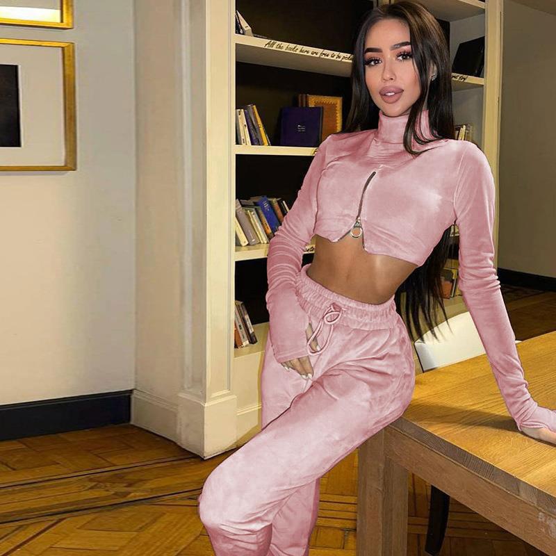 Damen lässiger Sportanzug mit kurzem Oberteil und hohem Kragen EB