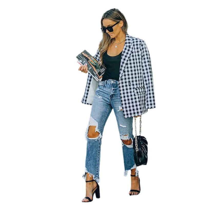 Damen high-waisted Jeans mit fransigen Details und modischen Rissen EB