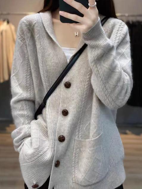 Damen Strickcardigan mit eleganter Struktur und großen Holzknöpfen EB