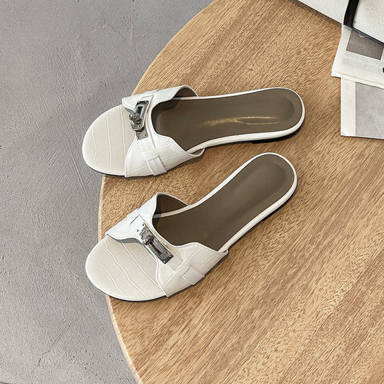 Damen Komfortable Slides mit elegantem Kettendetail EB