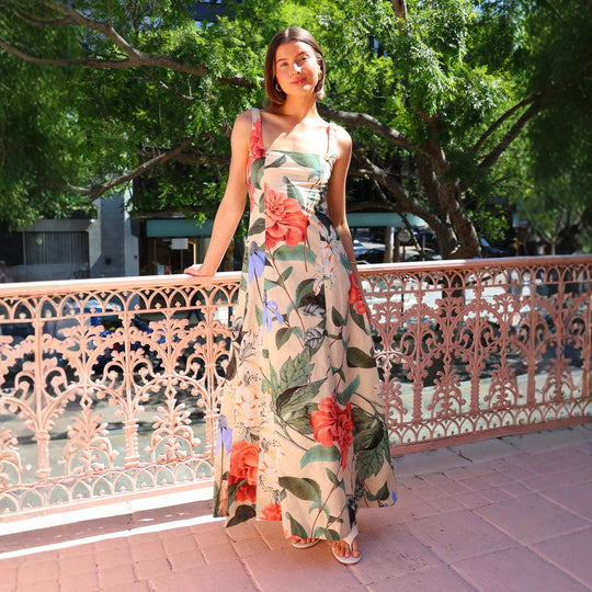 Damen Maxikleid mit floralem Design und taillierter Passform EB
