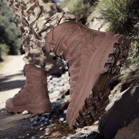 Herren Hochwertige Militärstiefel für anspruchsvolle Outdoor-Abenteuer EB