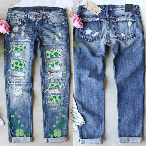 Damen Jeanshose mit fröhlichen Kleeblatt-Prints und modischen Destroyed-Details EB