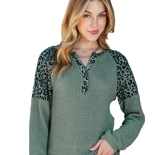 Damen modischer Langarm-Pullover mit Tiermuster und Knopfleiste EB