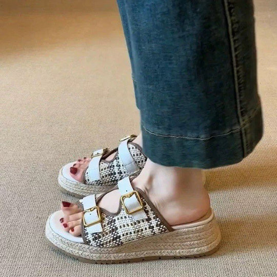 Damen Fashion Plateau-Pantoletten mit dekorativen Schnallen und ergonomischer Sohle EB