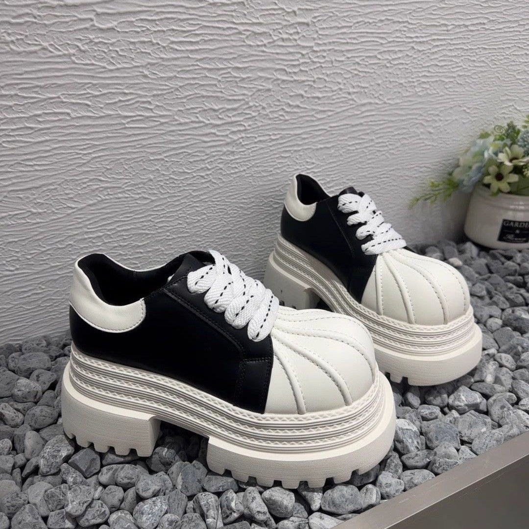 Damen Chunky Sneaker mit robustem Profil und stylischer Nahtdetails EB
