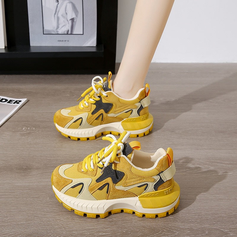 Damen Sportliche Sneakers mit trendigem Design von EB