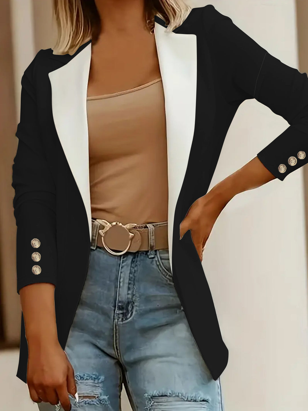Damen Eleganter Blazer mit kontrastierenden Einsätzen EB