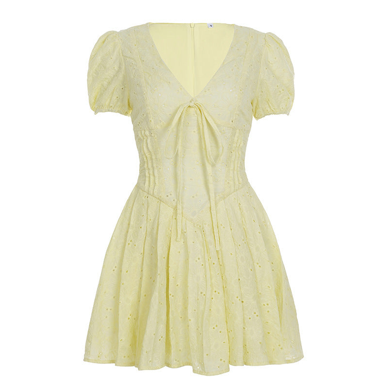 Damen Kurzärmeliges Sommerkleid mit raffinierten Rüschendetails und Bindeband EB