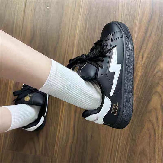 Damen Sportliche Sneakers mit verstellbarem Klettverschluss und gepolsterter Innensohle EB