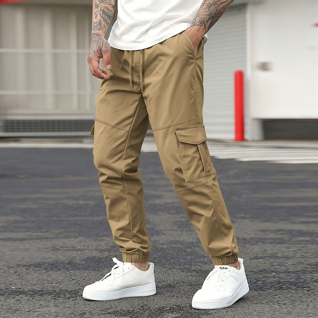 Herren Cargo-Jogginghose mit elastischem Bund und praktischen Cargotaschen EB