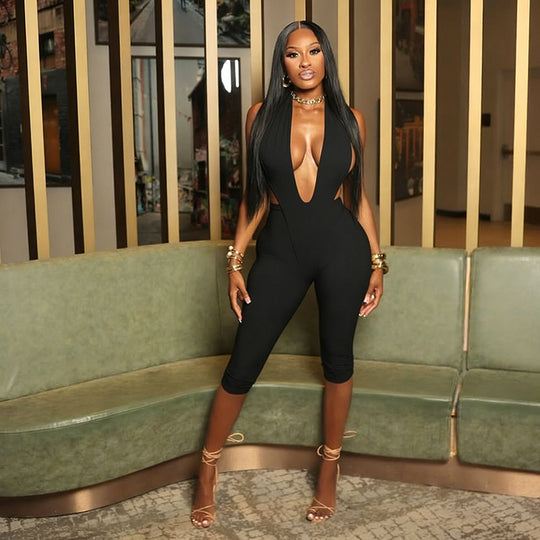 Damen Figurbetontes Jumpsuit mit raffiniertem V-Ausschnitt und offenen Seiten EB