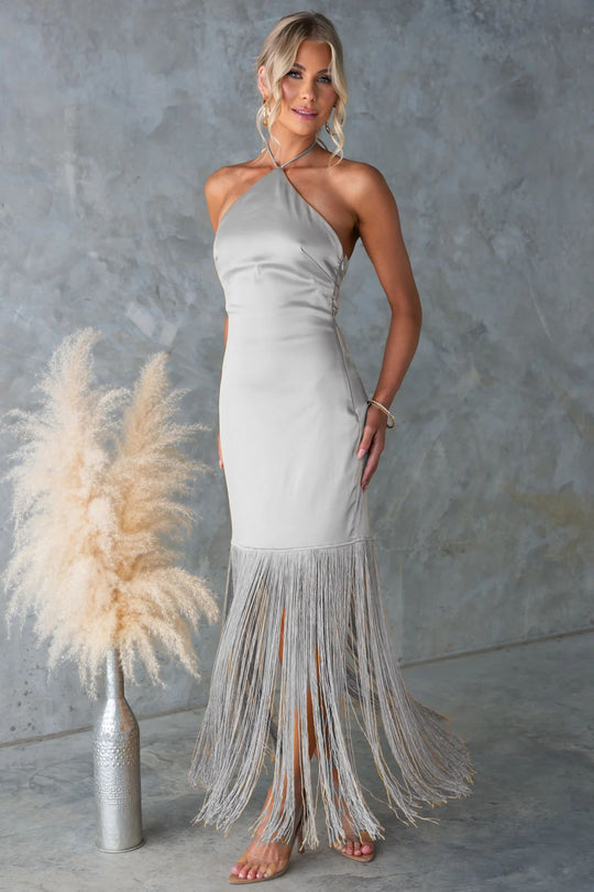 Damen Langärmeliges Fransenmaxikleid mit Rückenausschnitt und eleganter Passform EB