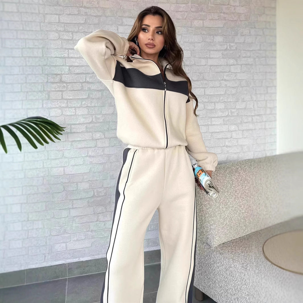Damen Komfortables Campus-Lounge-Set mit kurzem Reißverschluss-Top und Seitenstreifen-Jogger EB