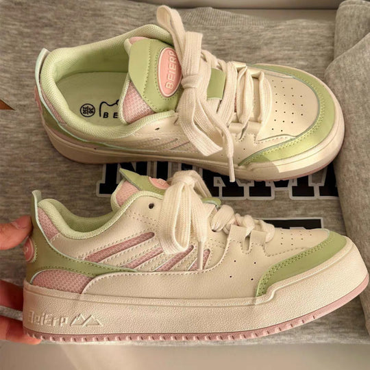 Damen Komfortable Sneakers im Retro-Stil mit perforierten Details EB