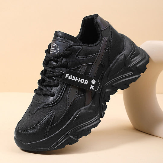 Damen Sportliche Sneaker mit atmungsaktiver Konstruktion und rutschfester Sohle EB