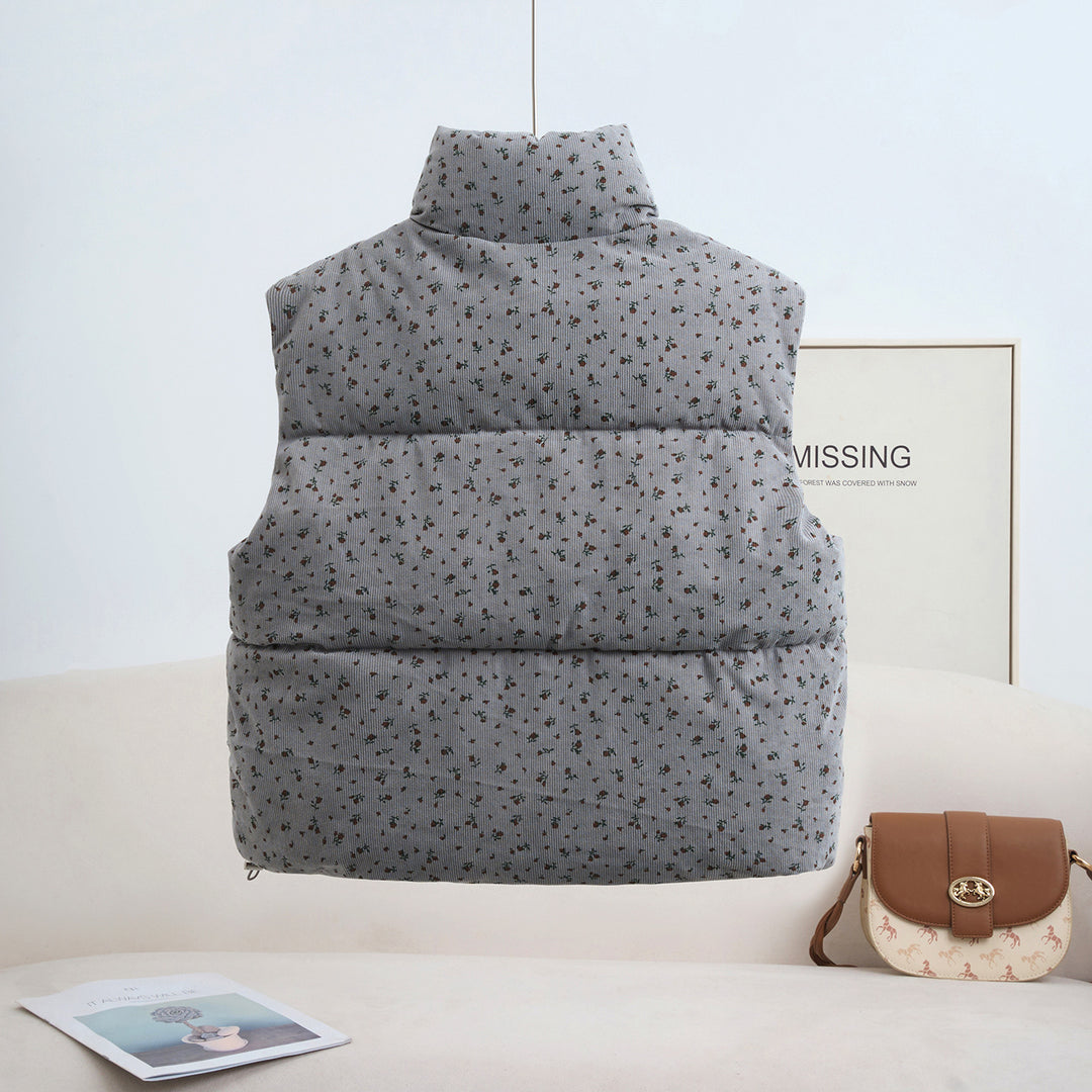 Damen nan gesteppte Cord‑Optik Isolationsweste mit floralem Microprint, hohem Schalkragen und diagonalen Reißverschlusstaschen EB
