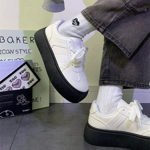 Damen Sportliche Plateausneaker mit modernem Design und rutschfester Sohle EB