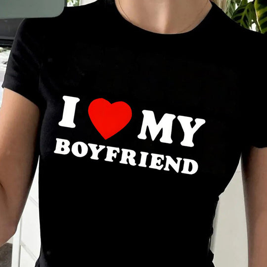 Damen Crop-T-Shirt mit animalistischem Lippenmotiv und auffälligem Schriftzug EB