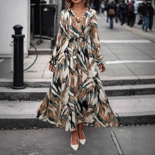 Damen Maxi-Kleid mit eleganter Taillierung und voluminösem Rock EB