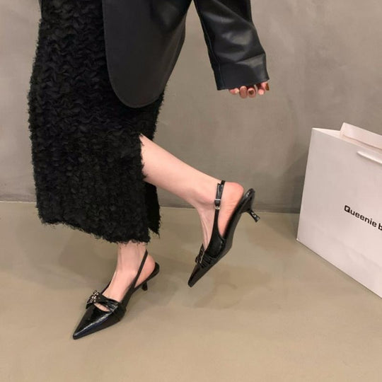 Damen Slingback-Pumps mit schimmerndem Obermaterial und modischen Dekoren EB