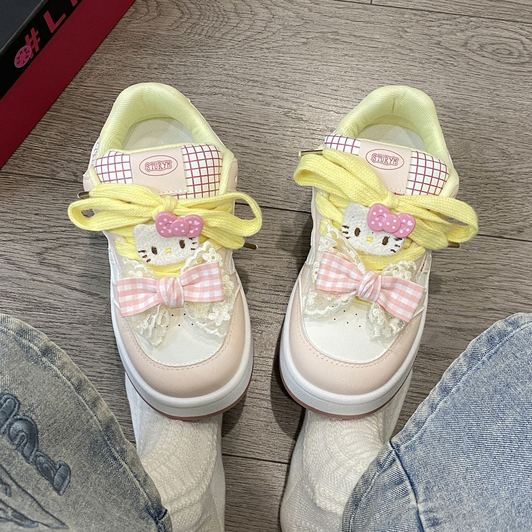 Damen Modische Sneakers mit verspieltem Tiermotiv und bunten Applikationen EB