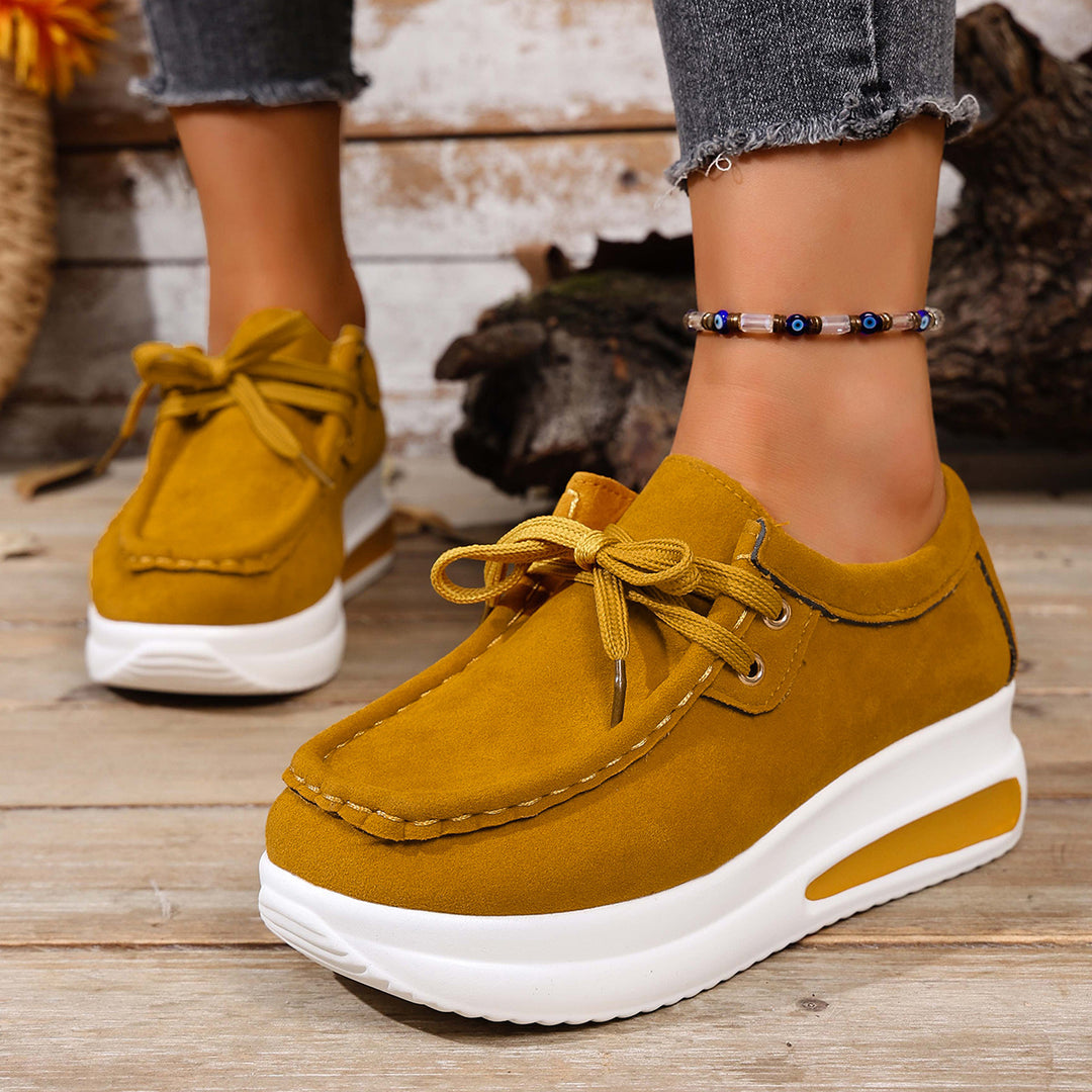 Damen Komfortable Slip-On Sneakers mit hochgezogenem Absatz EB