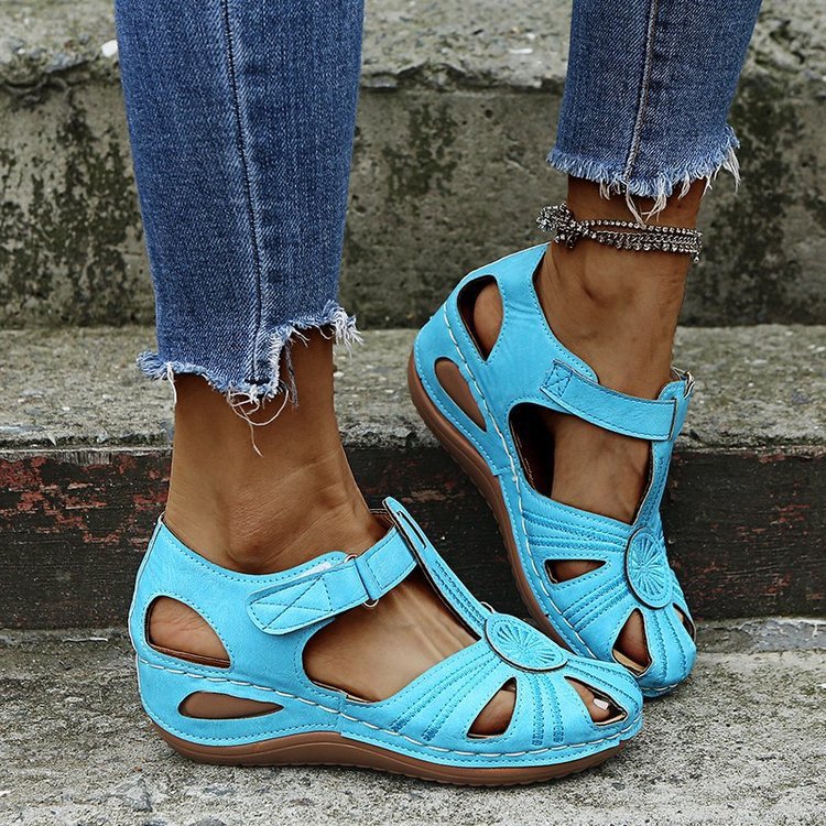 Damen Komfortable Sandaletten mit luftigen Cut-Outs und verstellbarem Riemen EB