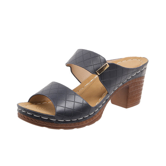 Damen Plateau-Pantoletten mit geschwungenen Riemen und eleganten Details EB