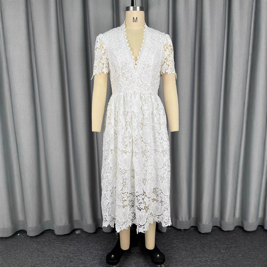 Damen Spitzen-Midi-Kleid mit elegantem V-Ausschnitt und Vintage-Rüschendetails EB