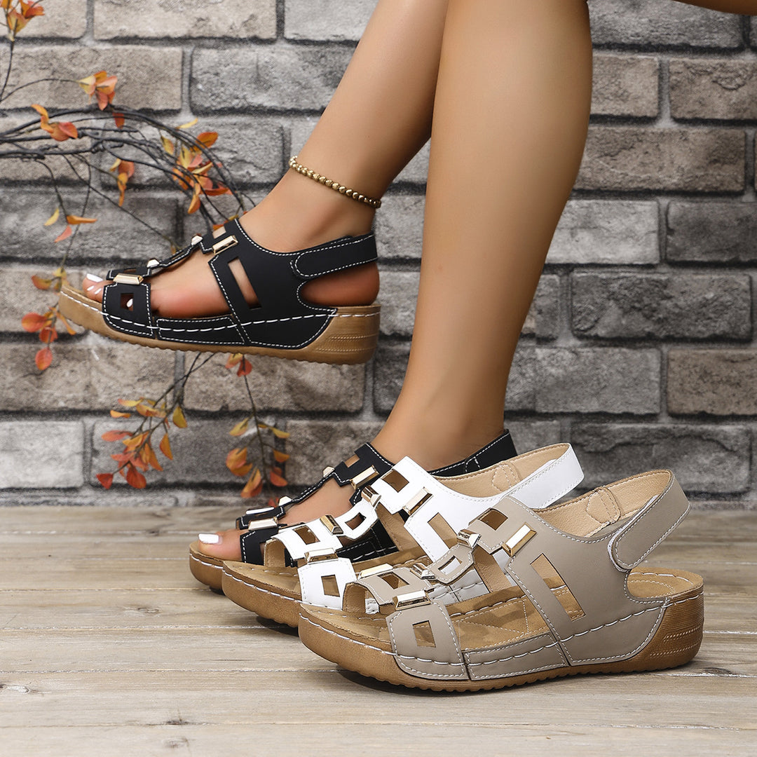 Damen Sportliche Sandalen mit modischen ausgeschnittenen Verzierungen EB