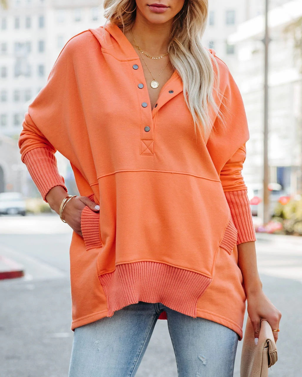 Damen lässiger Pullover mit Knopfleiste und Kapuze EB