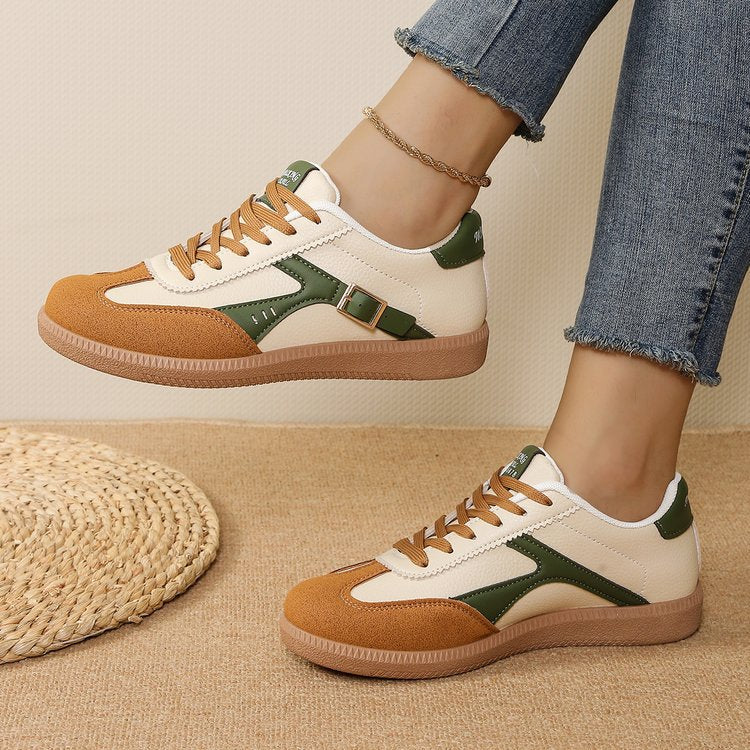 Damen Retro-Plateau-Sneaker mit Wildlederapplikationen und dekorativer Schnallenlasche EB
